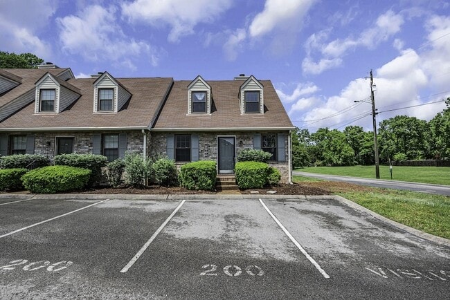 Building Photo - 200 Deerpoint Ct