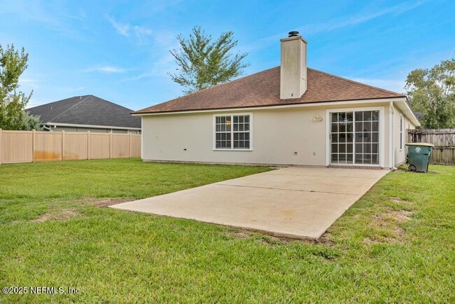 Building Photo - 12895 Bentwater Dr