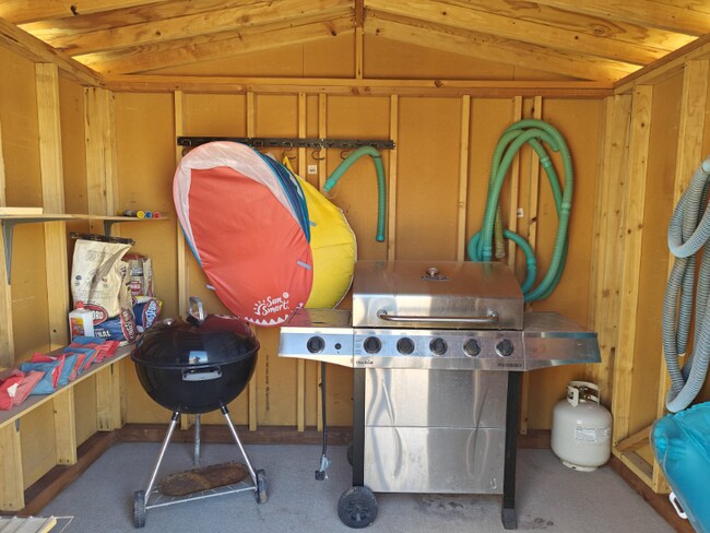 Building Photo - 531 W Del Campo Ave