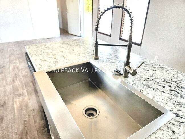 Building Photo - 500 S 7th St