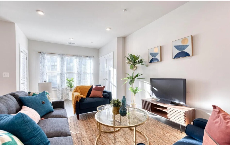 Building Photo - 10020 Ruffian Way