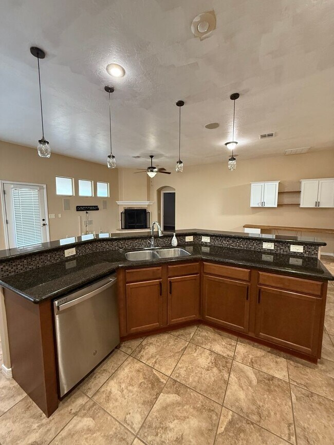 Building Photo - 2043 Villa Napoli Loop E