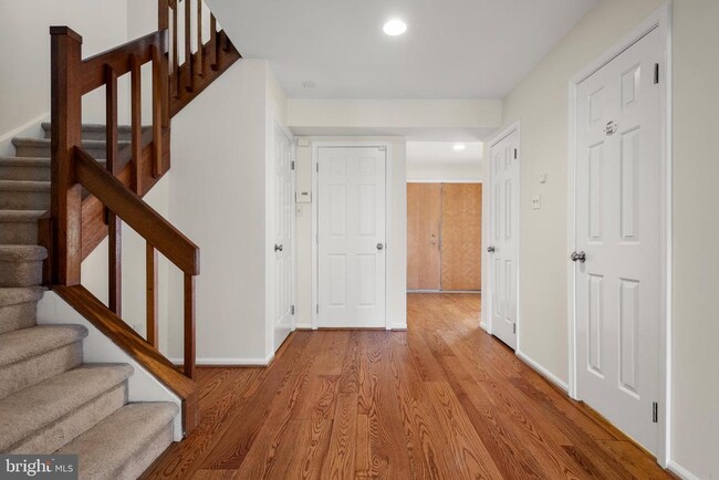 Building Photo - 11 Treaty Dr