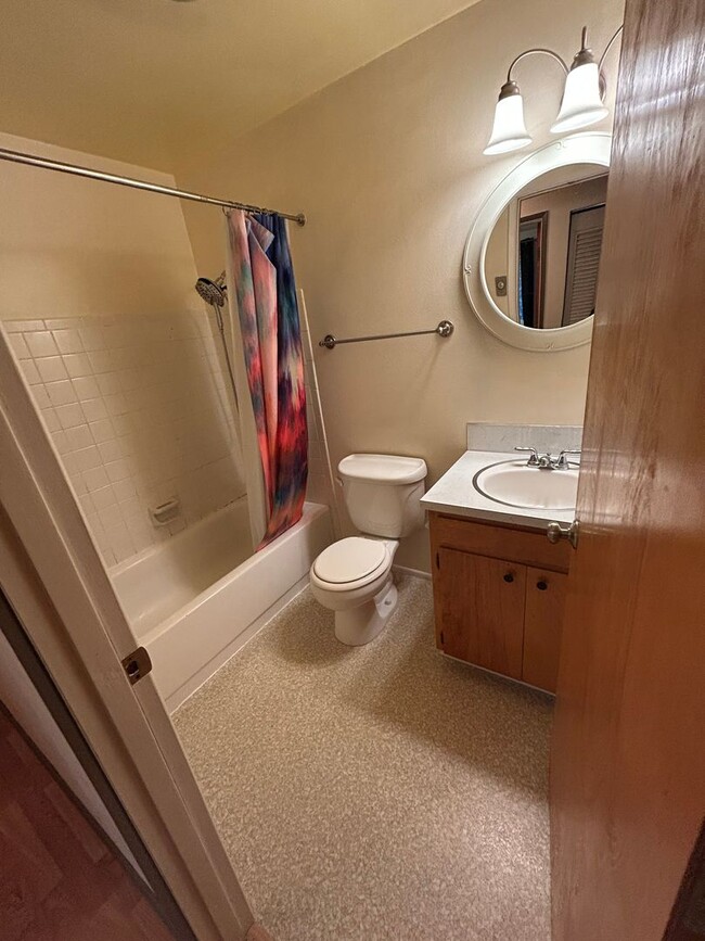 Building Photo - Beautiful 3 Bedroom 2 Bath Located in NW Corvallis!