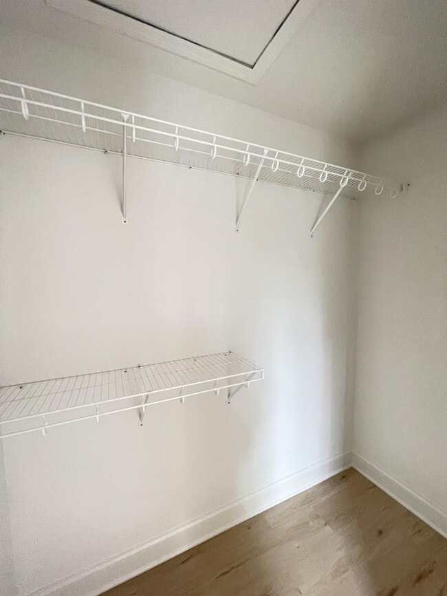 Building Photo - 322 W 41st St