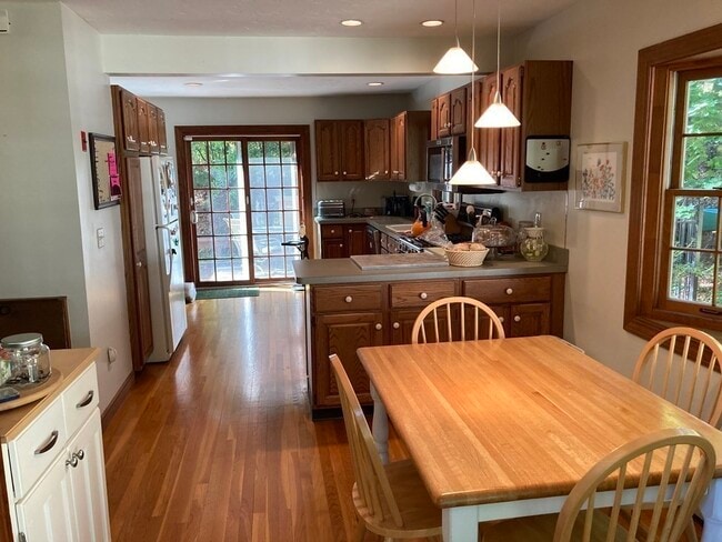 Building Photo - 751 Central Ave