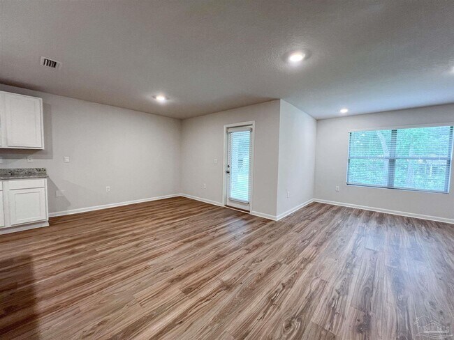 Building Photo - 6351 Burrow Ln