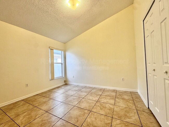 Building Photo - 4521 Declaration Dr