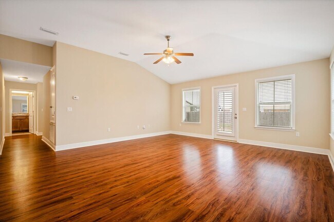 Building Photo - WEST FAIRHOPE IN HUNTINGTON WOODS