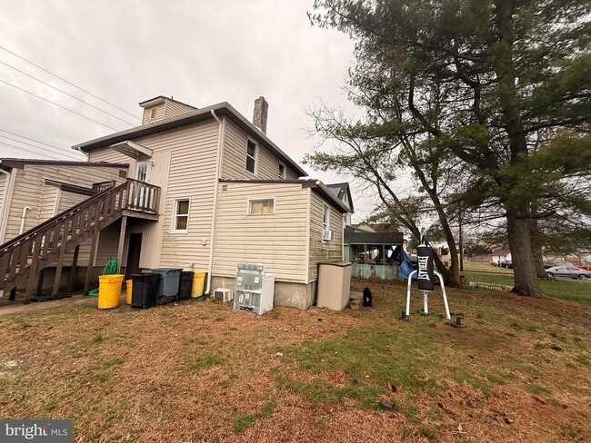 Building Photo - 7911 Park Ave