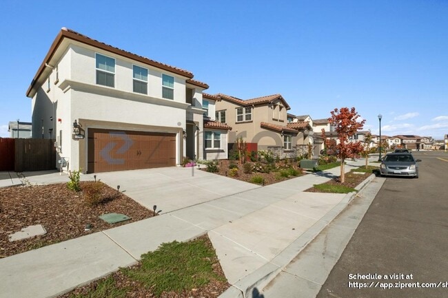 Building Photo - 15961 Mavericks Ln