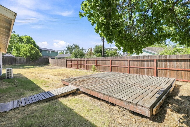 Building Photo - 7205 Dedrick Ct