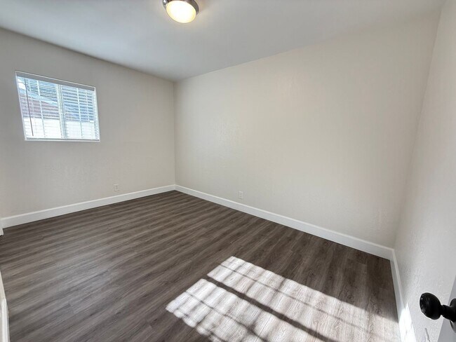 Building Photo - Secluded 3/2 in the heart of Sylmar