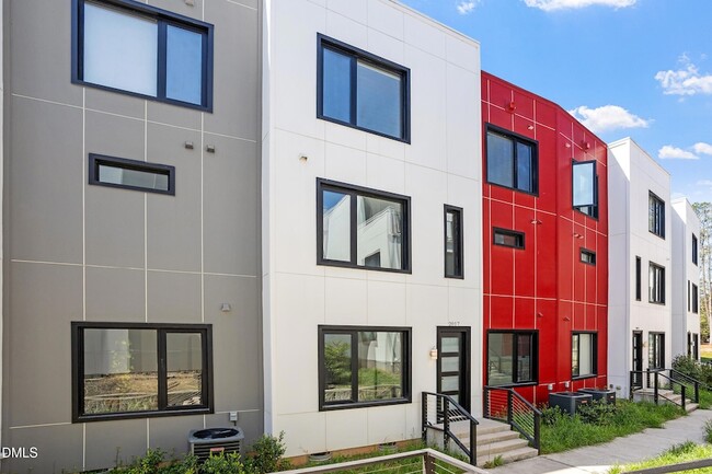 Building Photo - 2017 Jade St