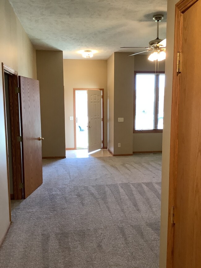 Building Photo - 1608 Ohio St