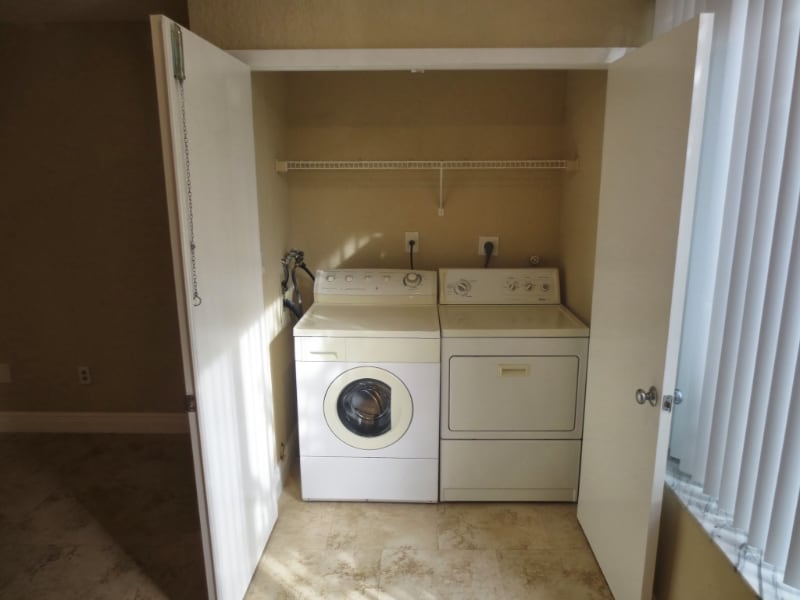 Building Photo - 2871 N Oakland Forest Dr