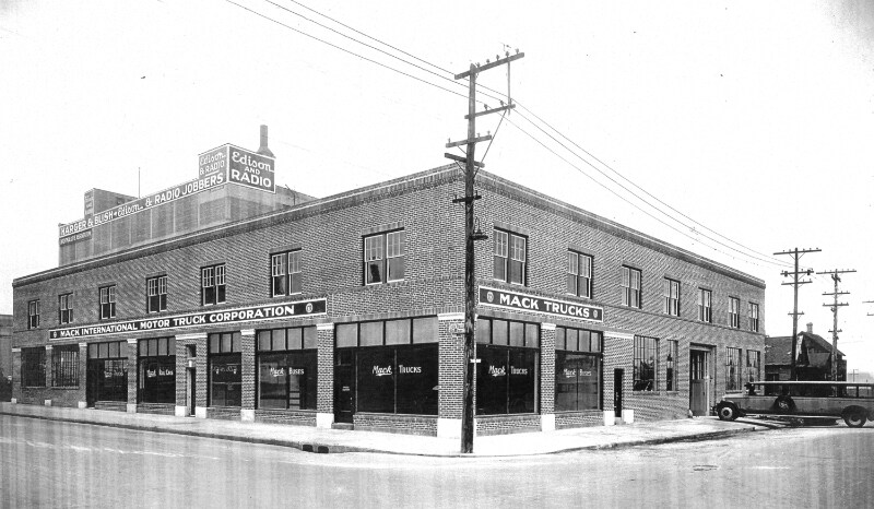 Building Photo - 121 12th St