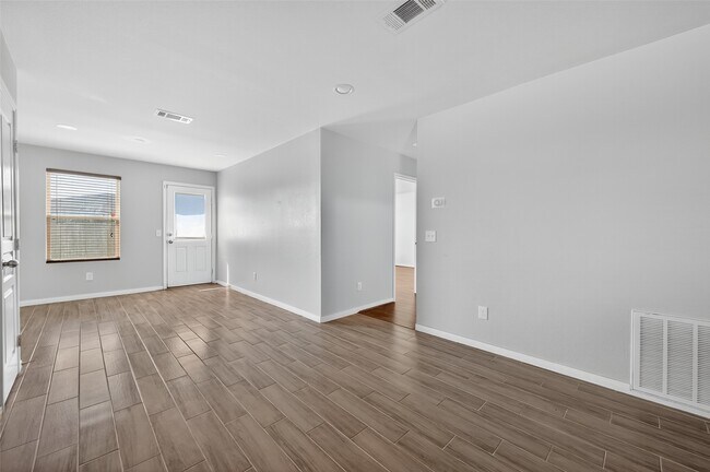 Building Photo - 2730 Skyview Silver Dr