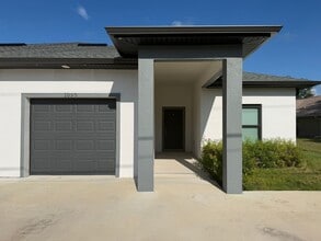 Building Photo - 1095 Highlands Rd