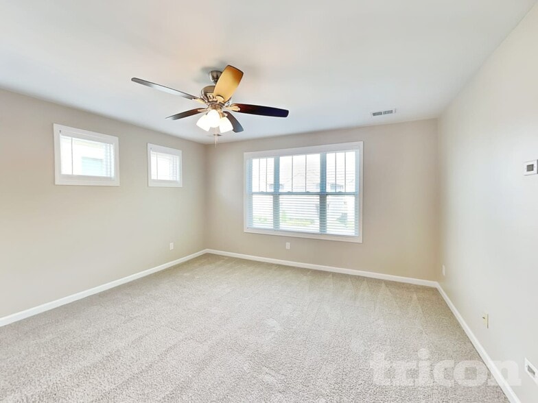 Building Photo - 319 Imperial Ct