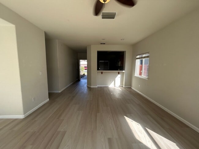 Building Photo - 2541 Carnival Dr