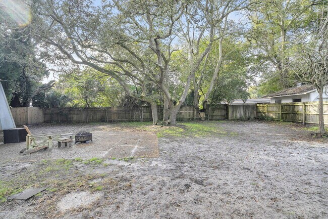 Building Photo - 358 Kepner Dr NE