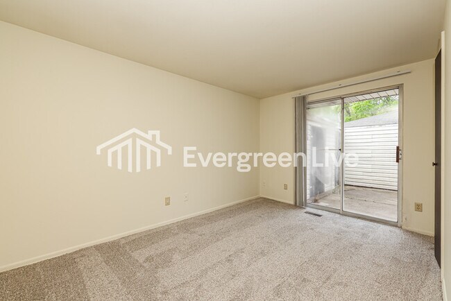 Building Photo - 5664 Troy Villa Blvd