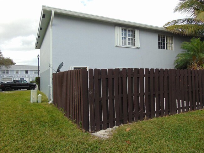 Building Photo - 1854 SW 81st Ln