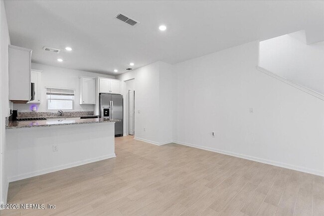 Building Photo - 14220 Epply Dr