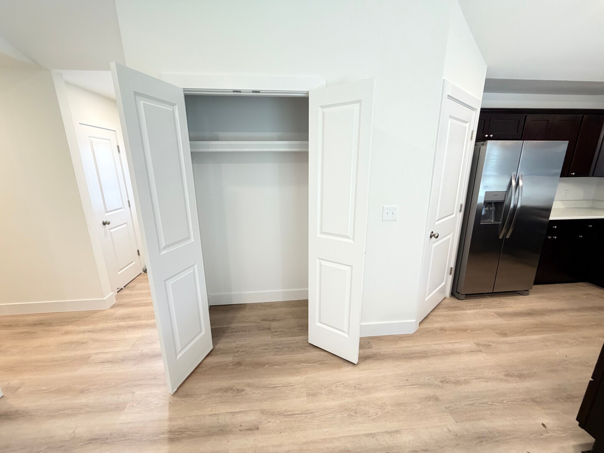 Building Photo - 2130 Carriage Hill Cir