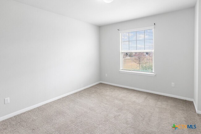 Building Photo - 105 Switchgrass St