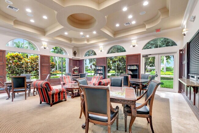 Building Photo - 10336 Trianon Pl