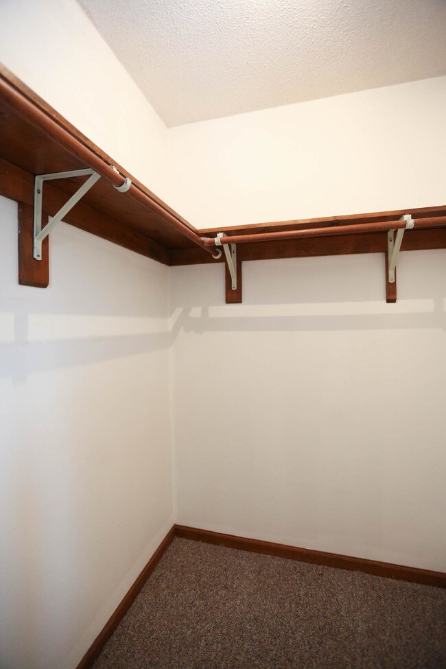 Building Photo - 439 Foxfire Dr