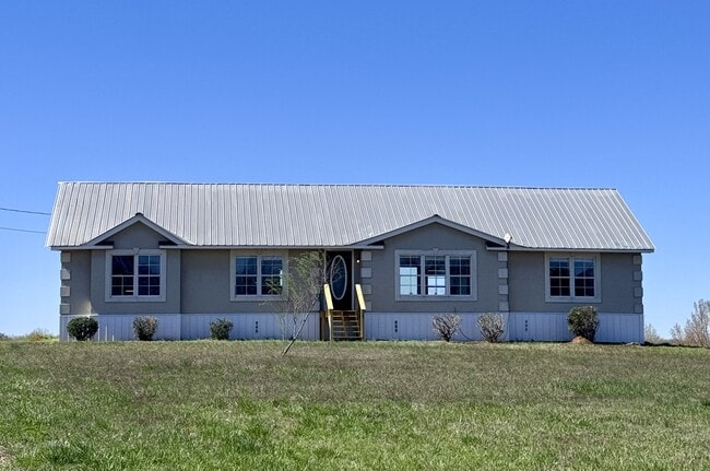 Building Photo - 3690 Old Airport Rd