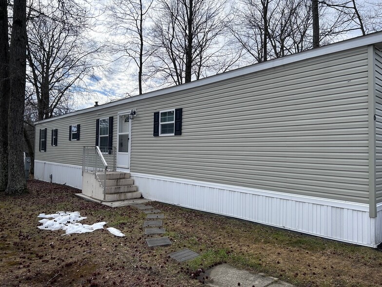 Building Photo - 6 Deer Run Pky