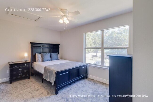 Building Photo - 229 Milray Ln