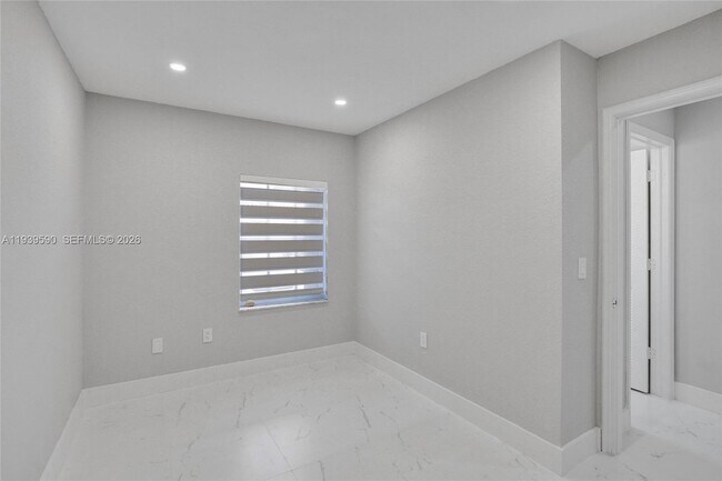 Building Photo - 5314 SW 140th Pl