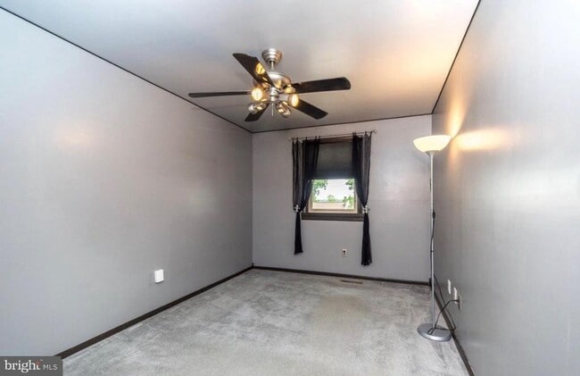 Building Photo - 44 Knock N Knoll Cir