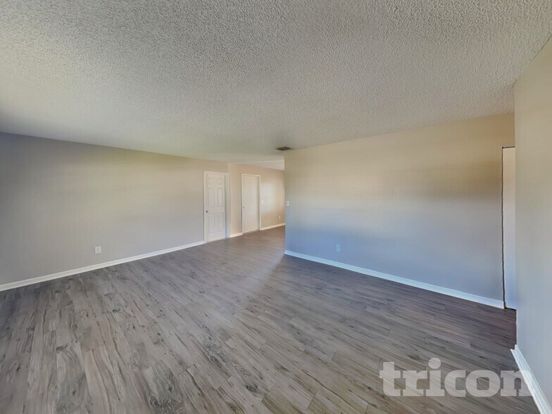 Building Photo - 3181 Clewiston St