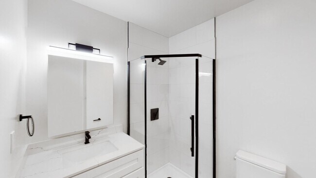 Building Photo - 903 Pine St