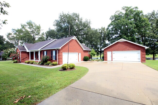 Building Photo - 19 Antietam Dr