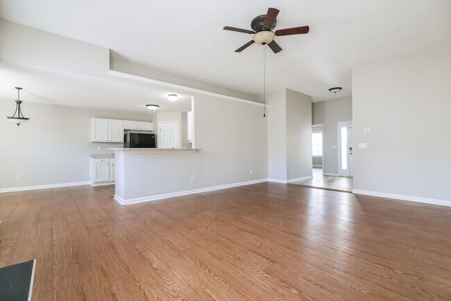 Building Photo - 2217 Hatton Way