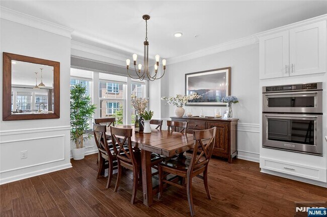 Building Photo - 117 Truman Dr