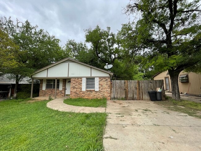 Primary Photo - COMING SOON - 2 Bedroom 1 Bath Home in Lak...