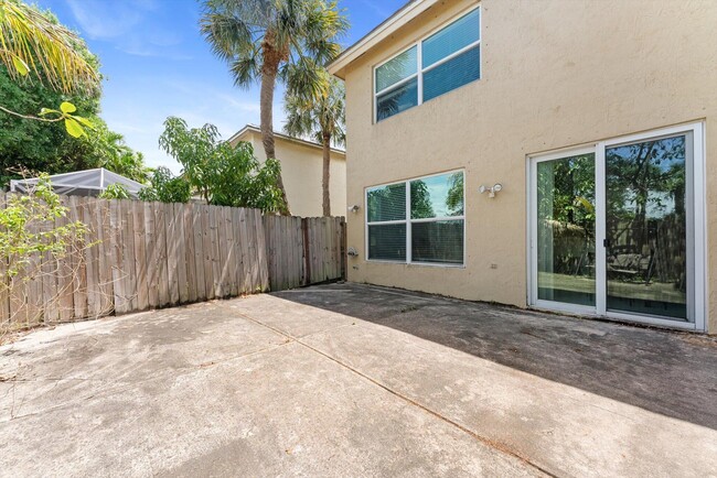 Building Photo - 6289 Crescent Lake Way