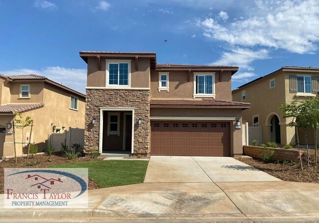 Primary Photo - Gorgeous SMART Home with Solar in New Hors...