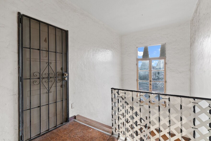 Building Photo - 722 Maine Ave