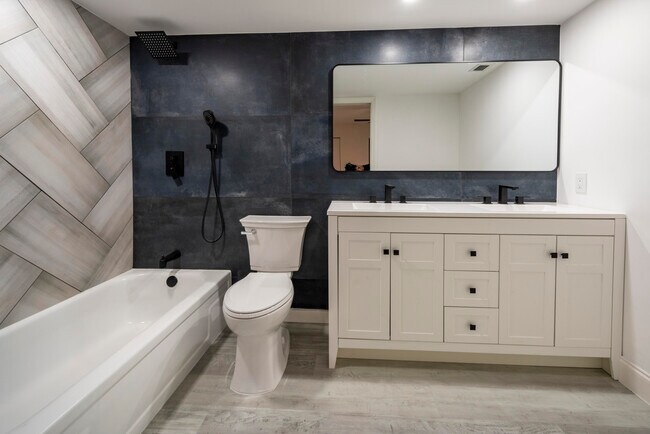 Building Photo - 2303 Lucaya Ln