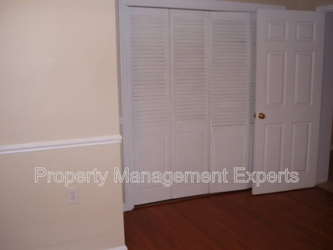 Building Photo - 1559 19th St N