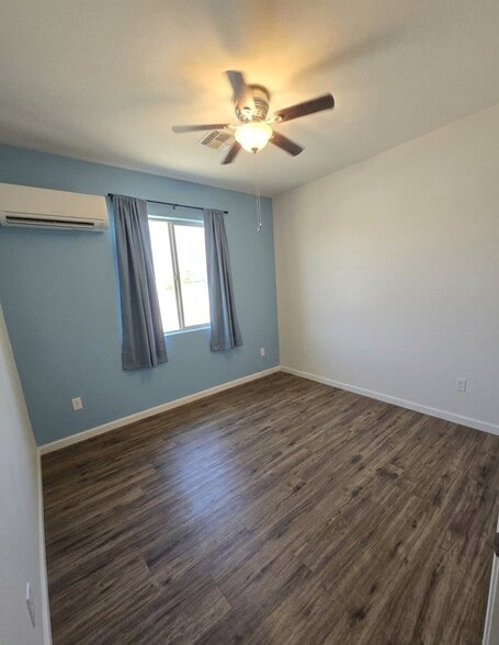 Building Photo - 579 W Camino Sorpresa